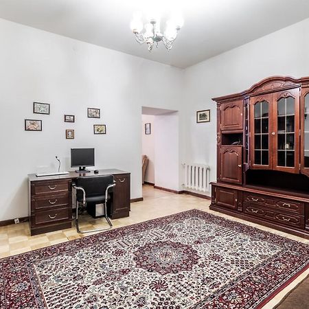 Doroshenka Antique Apartment Львів Екстер'єр фото
